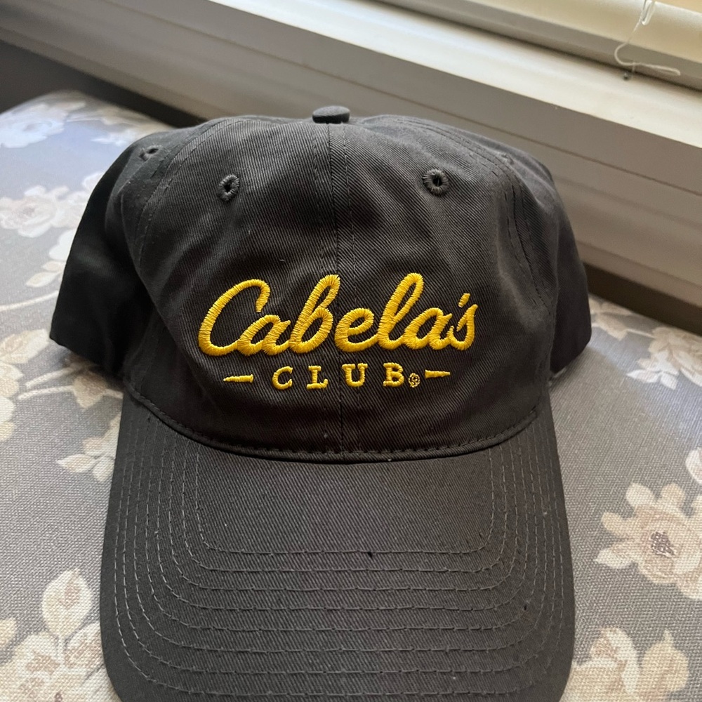 Cabela's club hat